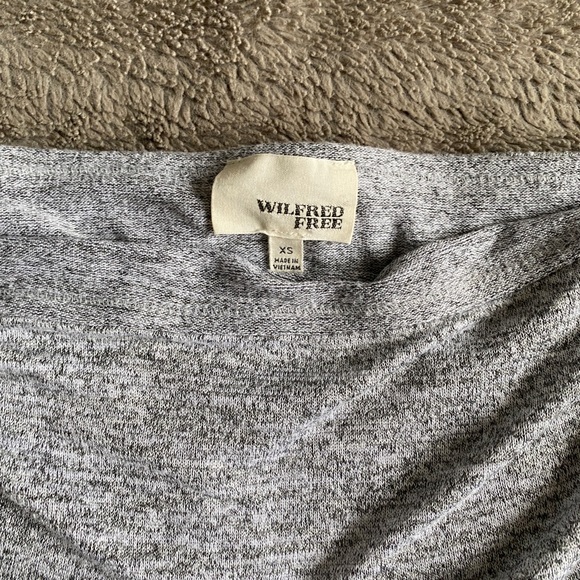 Aritzia Skirt - Picture 3 of 3